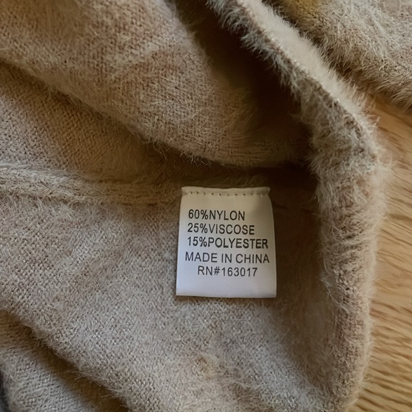 Sweater - Picture 4 of 5